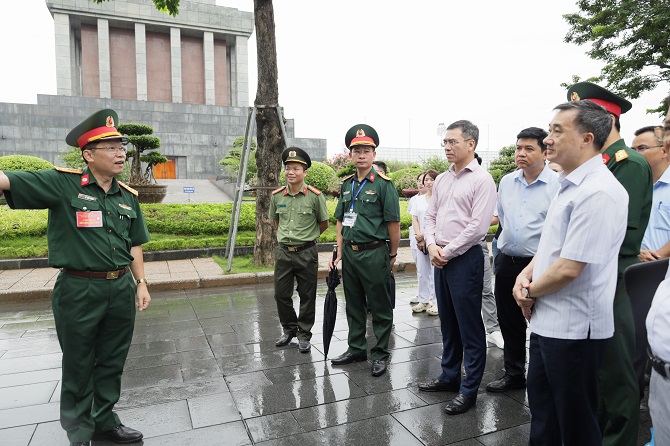 Thứ trưởng Bộ Y tế Trần Văn Thuấn kiểm tra công tác y tế phục vụ Lễ kỷ niệm A80