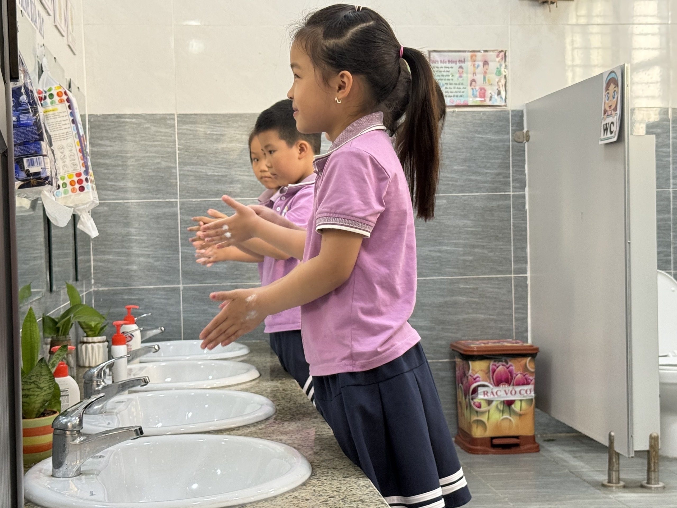 Chủ động phòng bệnh tay chân miệng từ sớm, từ xa tại các trường học