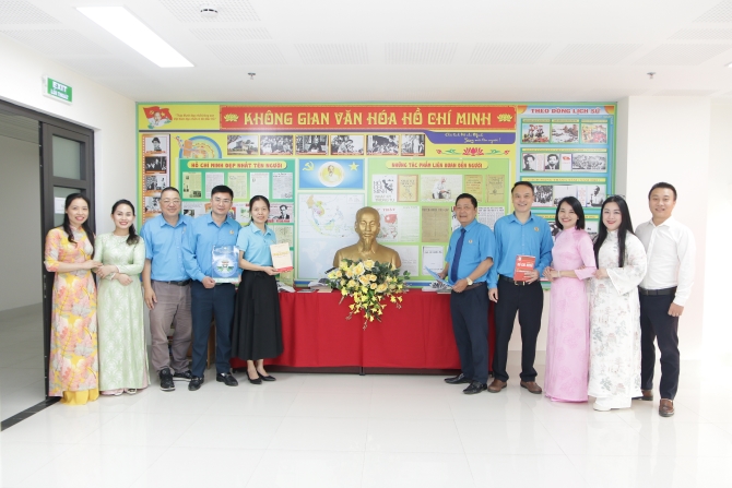 Công đoàn phường Láng mít tinh kỷ niệm 140 năm Ngày Quốc tế Lao động