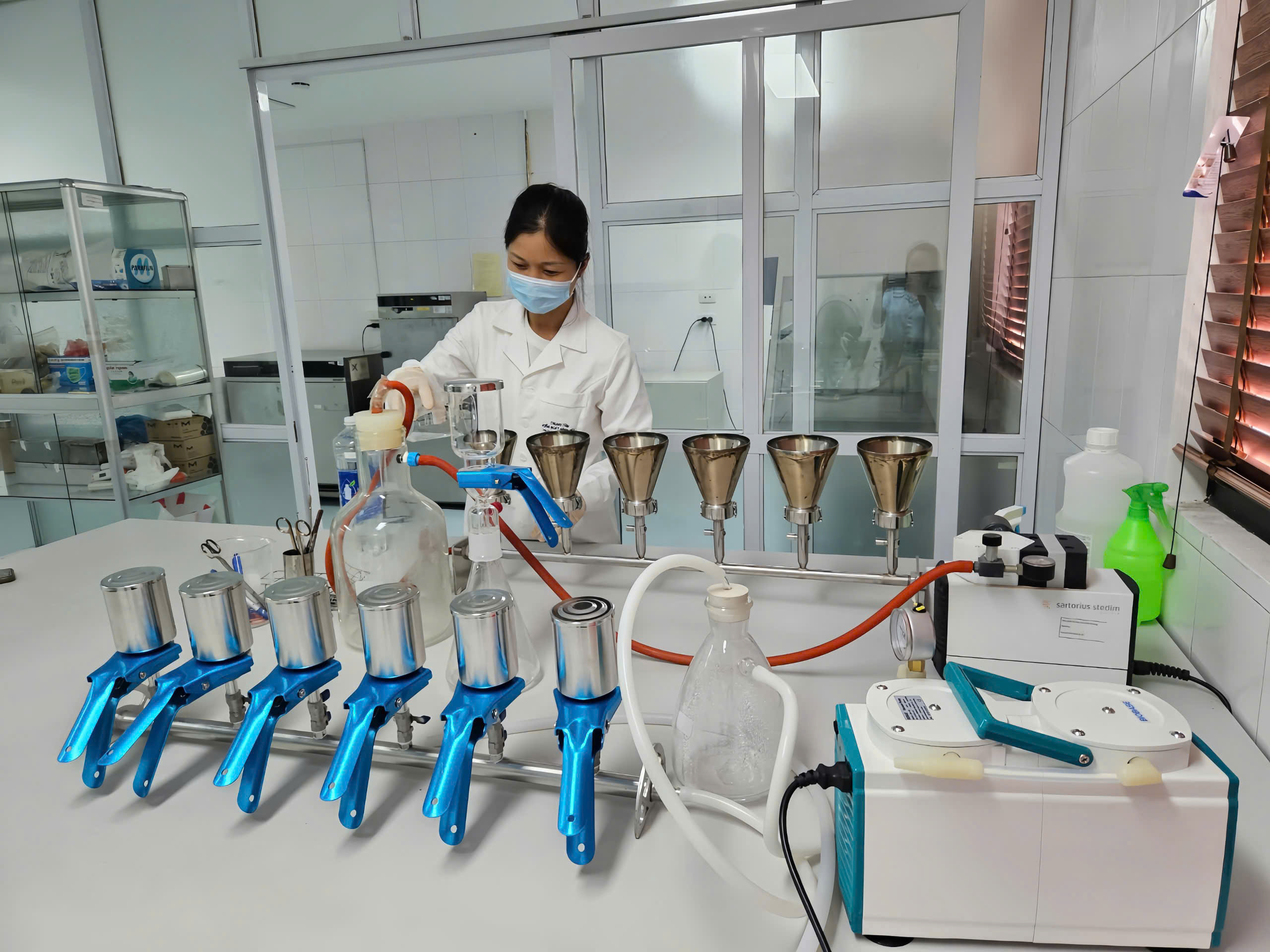Hành trình tận hiến với hai sứ mệnh: Bảo vệ sức khỏe cộng đồng và vun đắp thế hệ tương lai