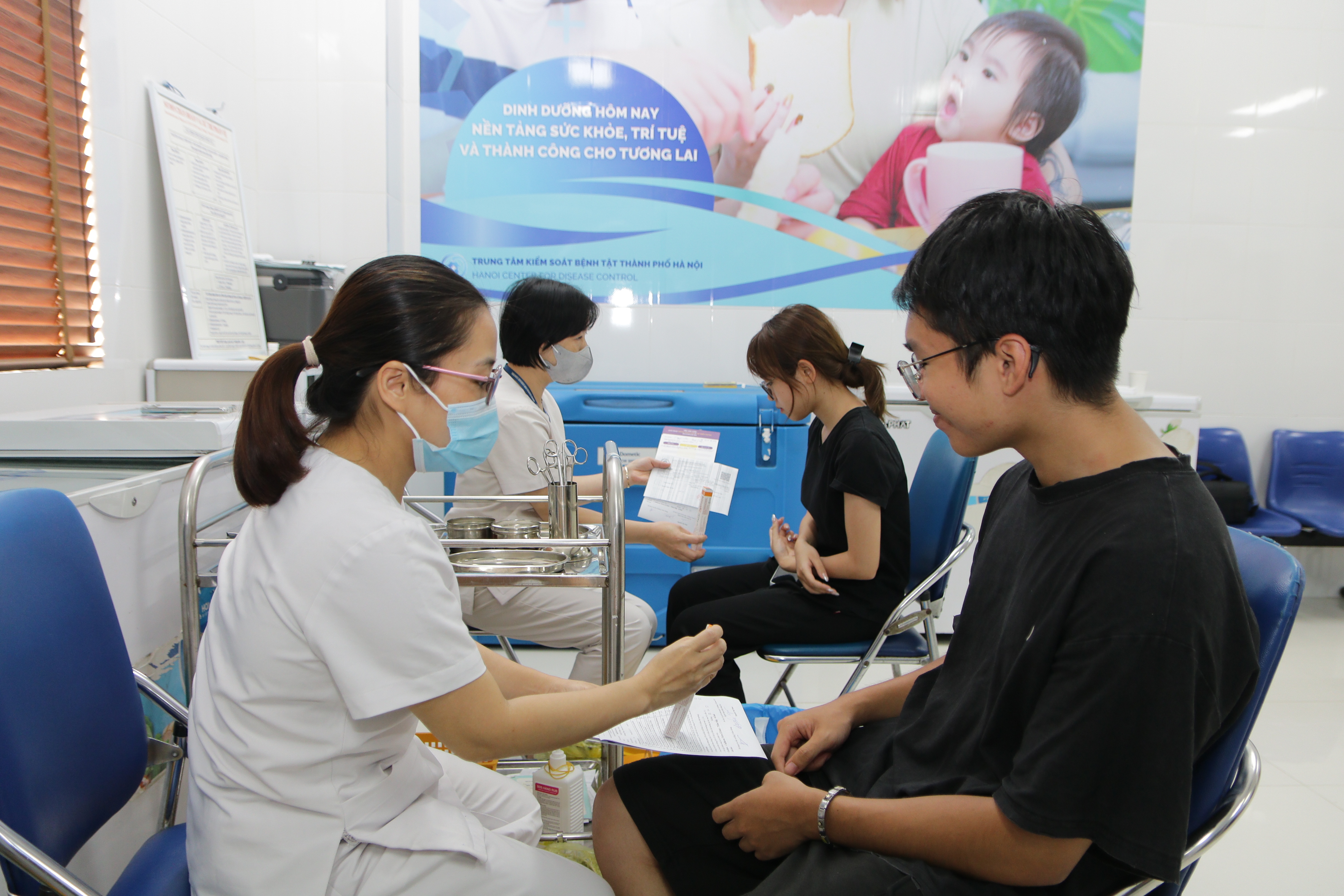 Người dân cần chủ động các biện pháp phòng, chống COVID-19 và cúm mùa  để bảo vệ sức khỏe