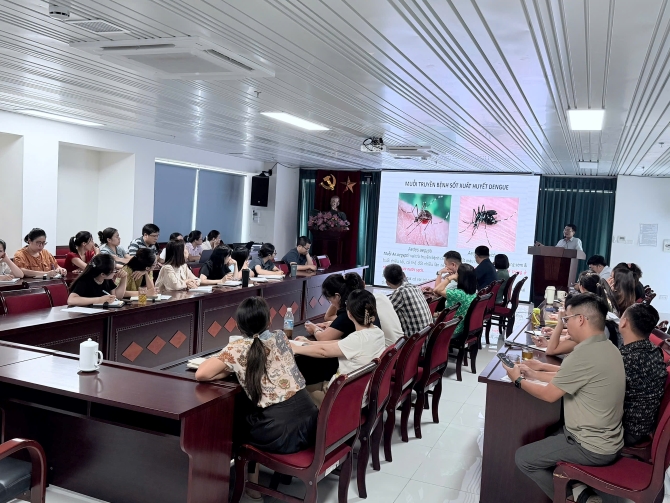 Hà Nội tập huấn giám sát, điều tra, xử lý ổ dịch sốt xuất huyết cho thành viên các đội đáp ứng nhanh