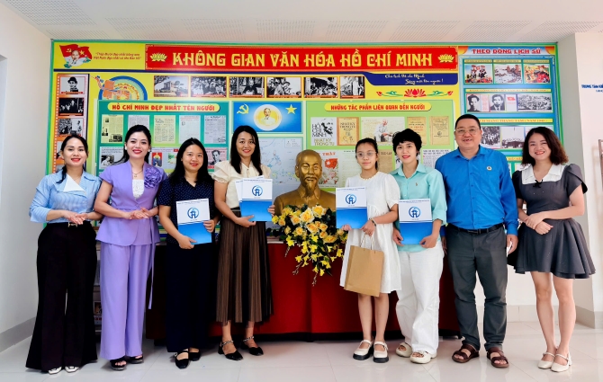 Công đoàn CDC Hà Nội chăm lo Tết Trung thu cho con đoàn viên có hoàn cảnh khó khăn