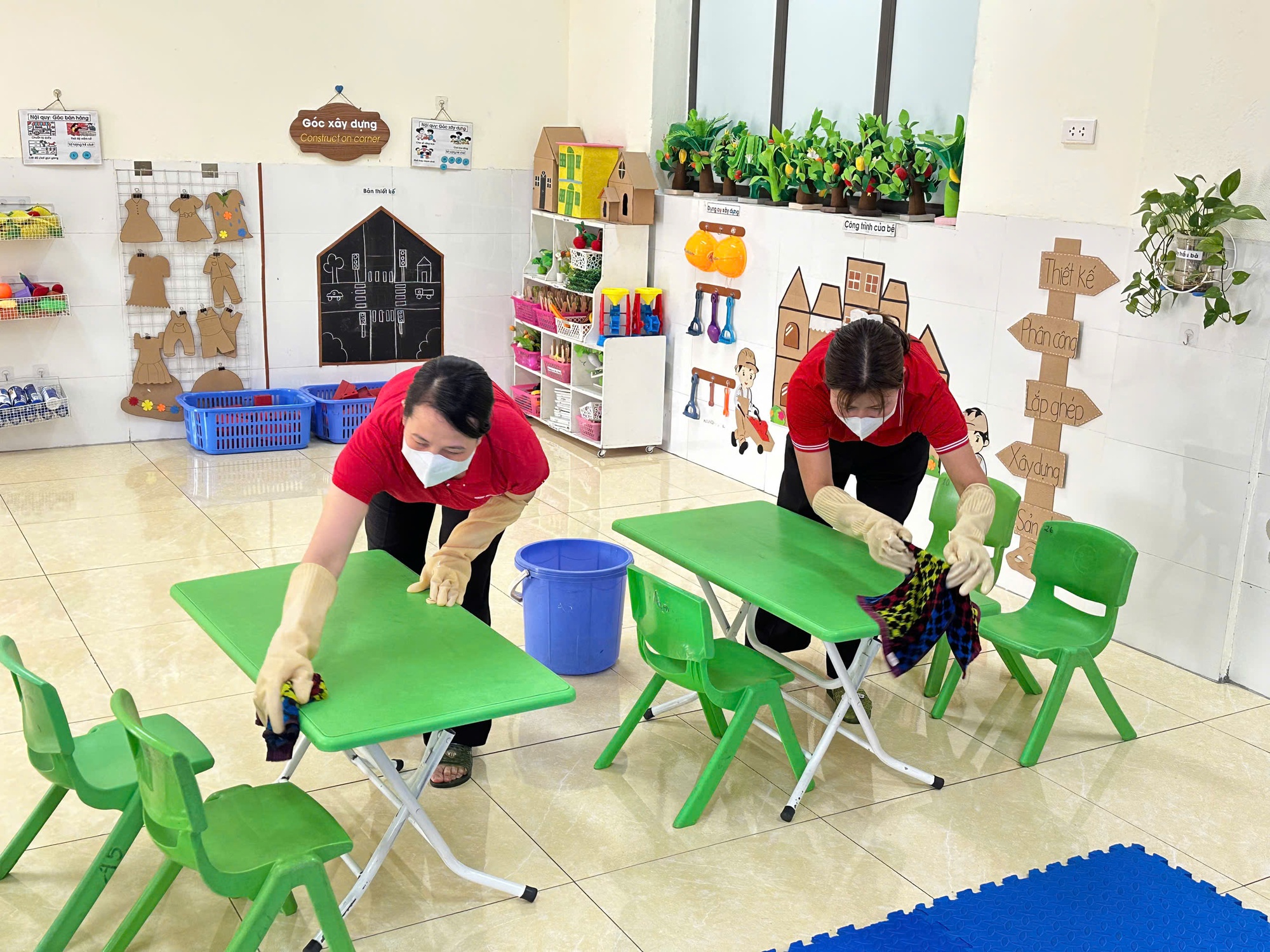 Các phụ huynh và nhà trường cần đề phòng bệnh tay chân miệng trong trường học