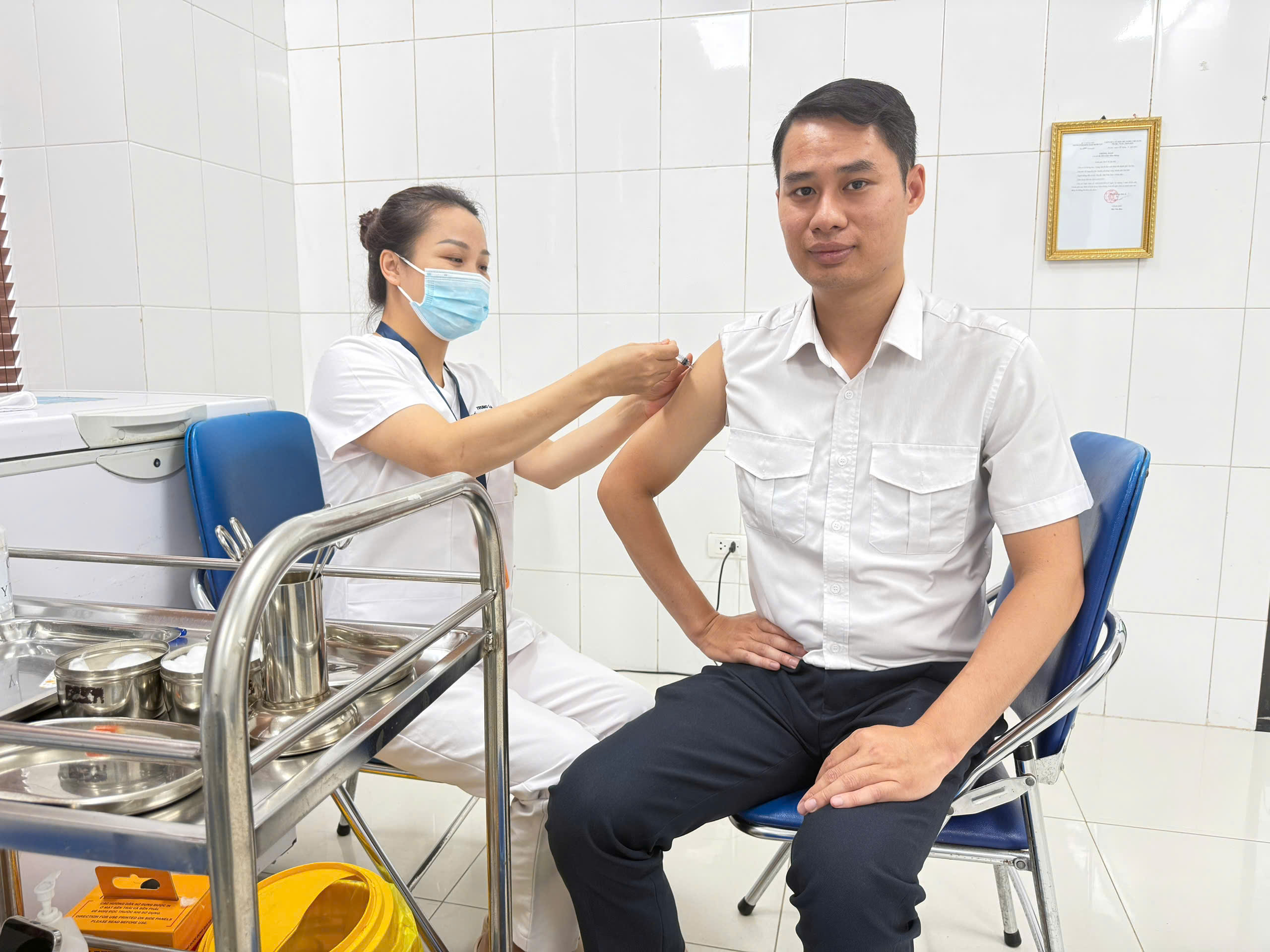 CDC Hà Nội tổ chức tiêm vắc xin phòng cúm mùa cho đoàn viên công đoàn và người thân
