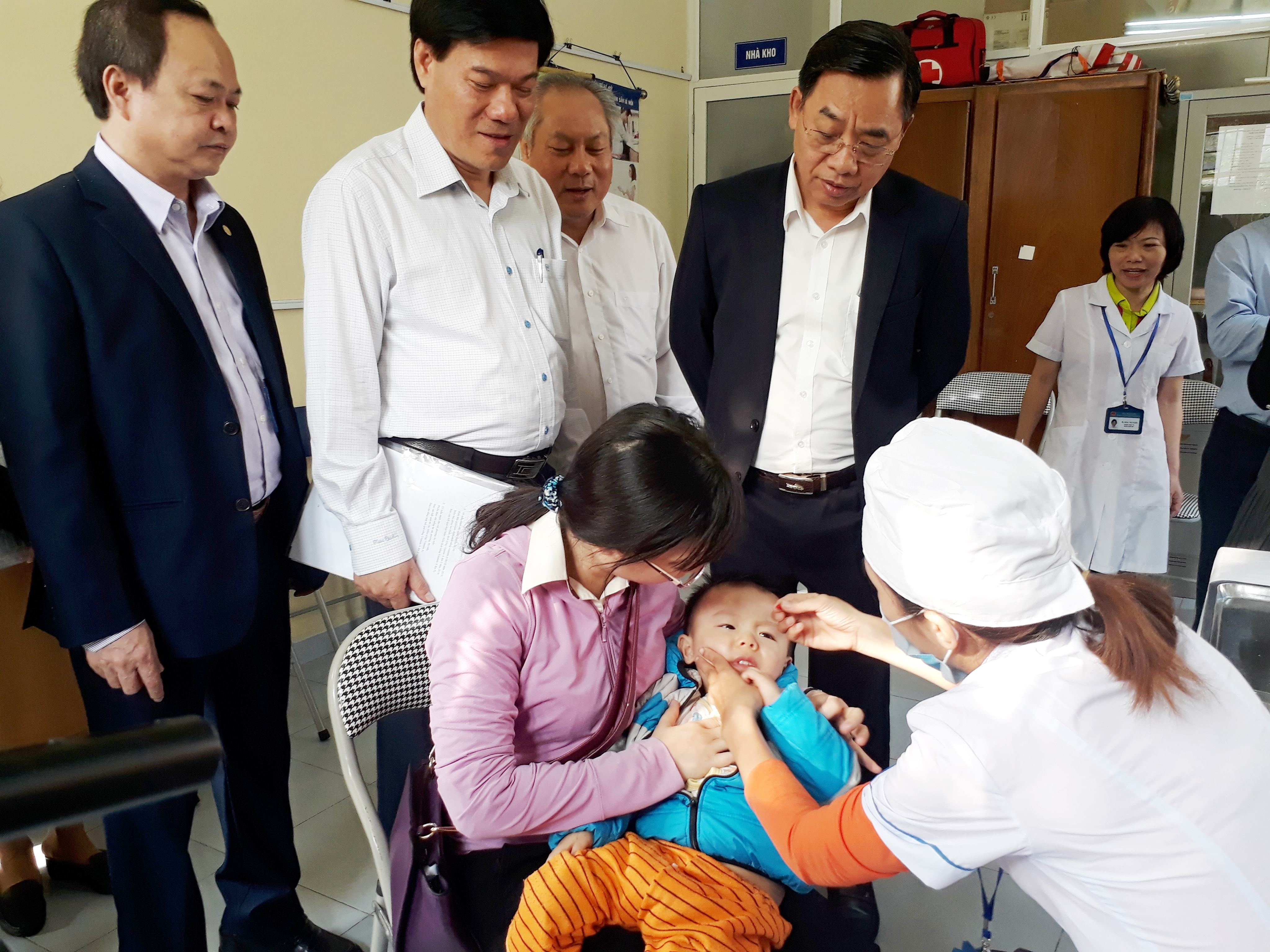 Hà Nội đồng loạt tổ chức chiến dịch uống vitamin A liều cao đợt 2 năm 2018