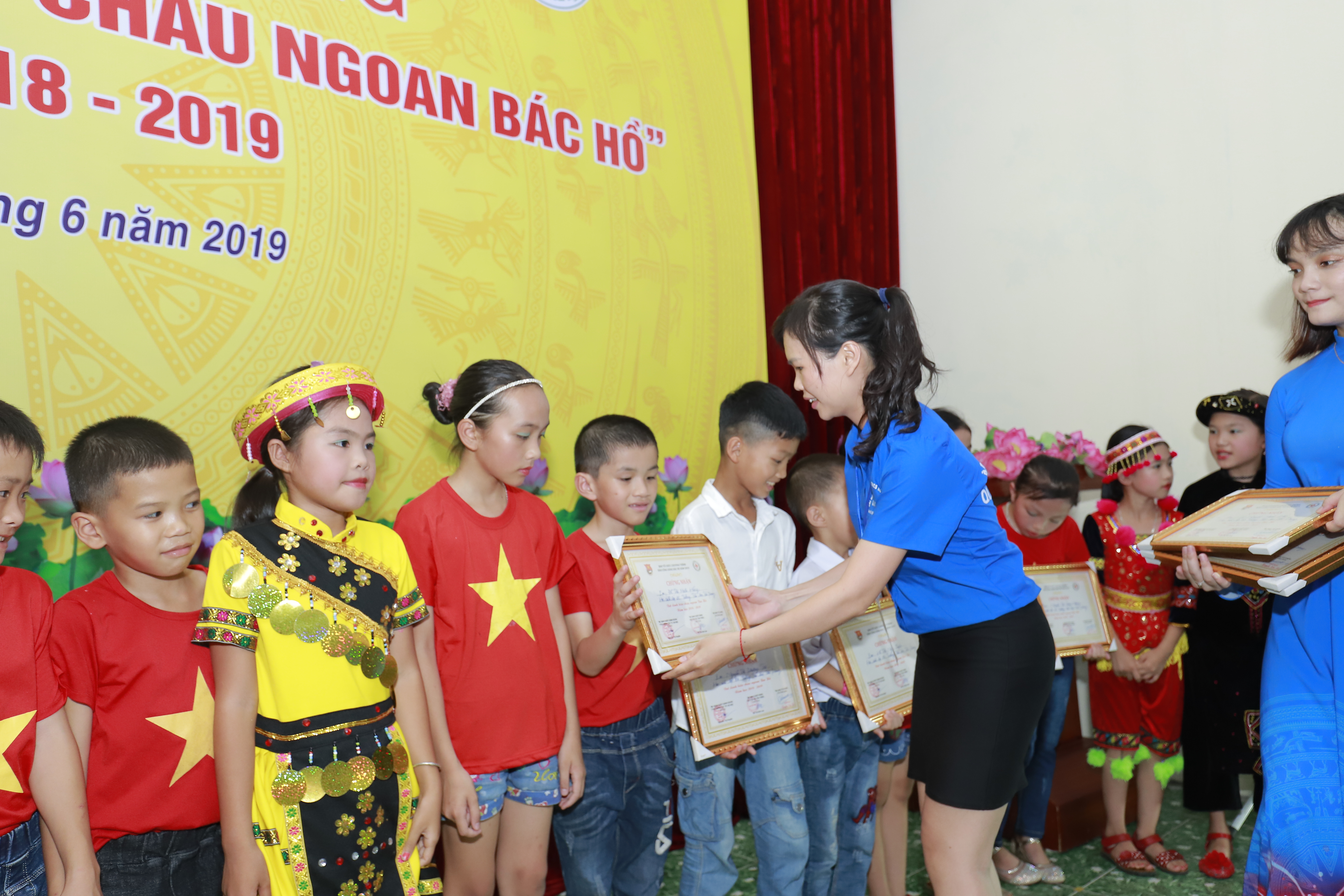 Đoàn Thanh niên trung tâm cùng tham gia hoạt động Báo công dâng Bác hè năm 2019