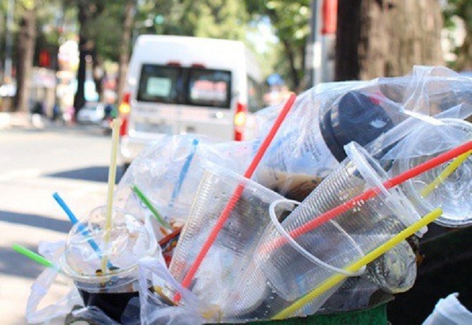 Tuyên truyền về giảm thiểu chất thải nhựa trong ngành y tế